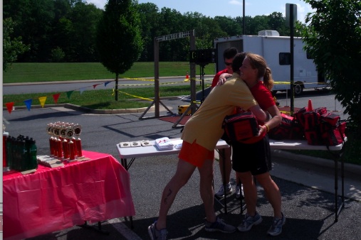 Hugs_at_Spotsy_YMCA_Tri.jpeg
