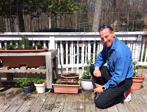 Lawyer Doug Landau volunteering on Good Deeds Day